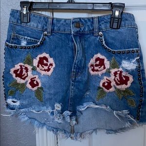 Red people mini skirt size 27